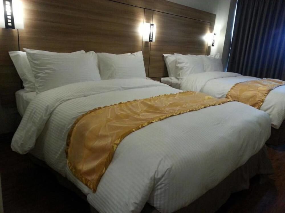 Vista Real Hotel Tagaytay City Zewnętrze zdjęcie