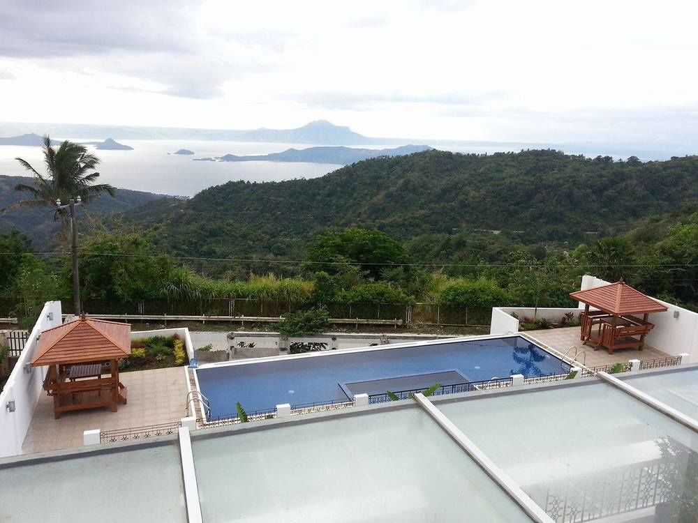 Vista Real Hotel Tagaytay City Zewnętrze zdjęcie