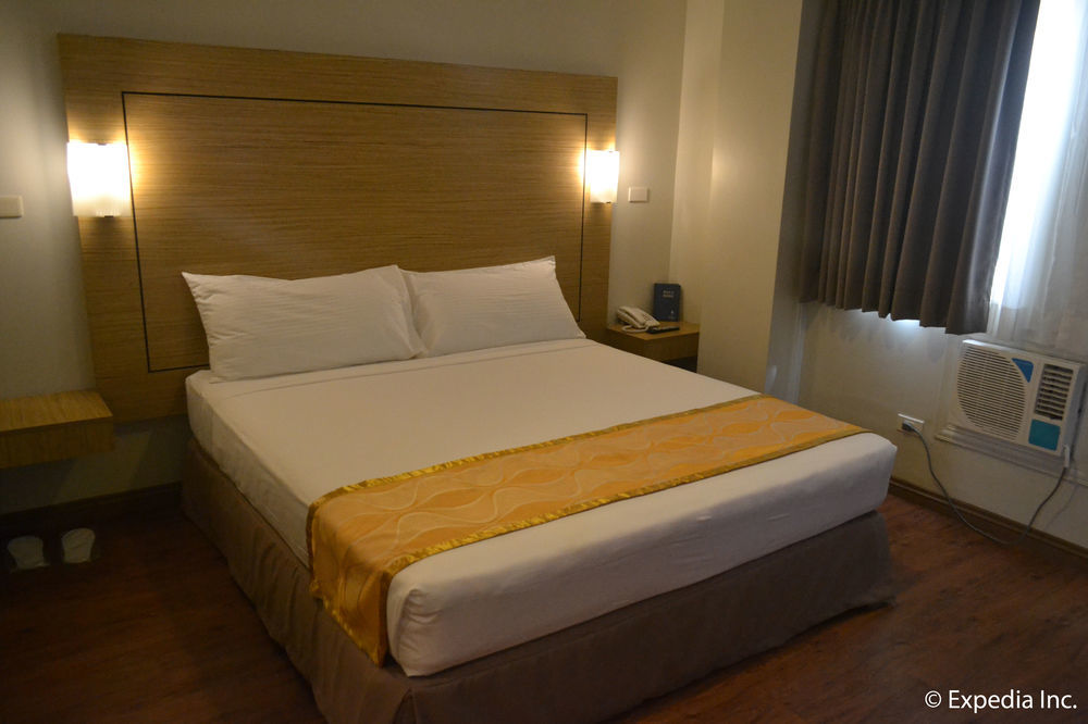 Vista Real Hotel Tagaytay City Zewnętrze zdjęcie