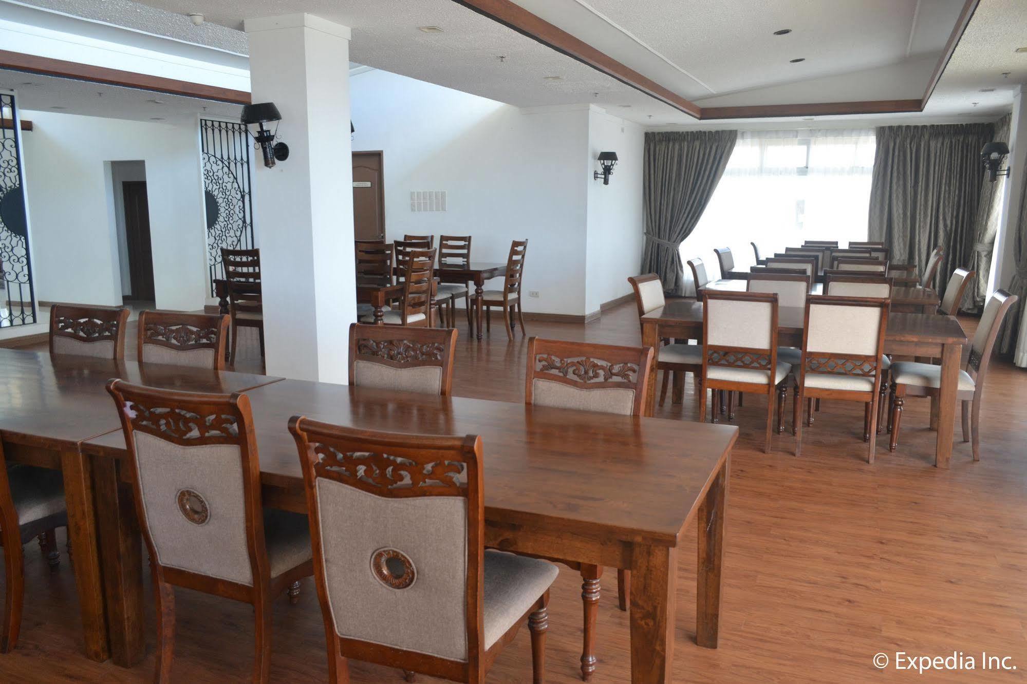 Vista Real Hotel Tagaytay City Zewnętrze zdjęcie