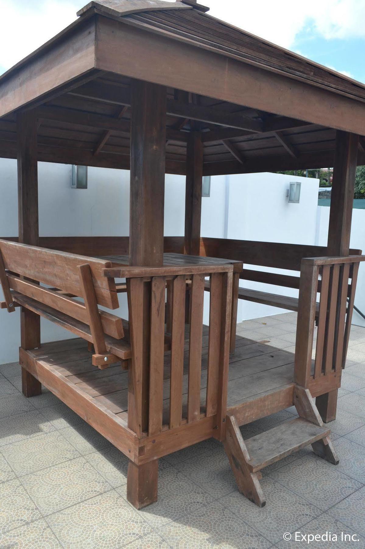 Vista Real Hotel Tagaytay City Zewnętrze zdjęcie