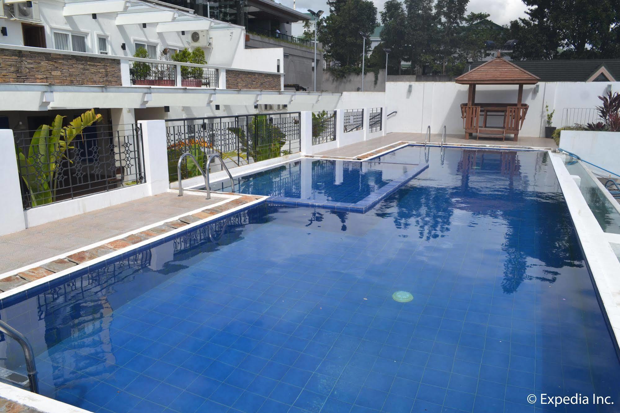 Vista Real Hotel Tagaytay City Zewnętrze zdjęcie
