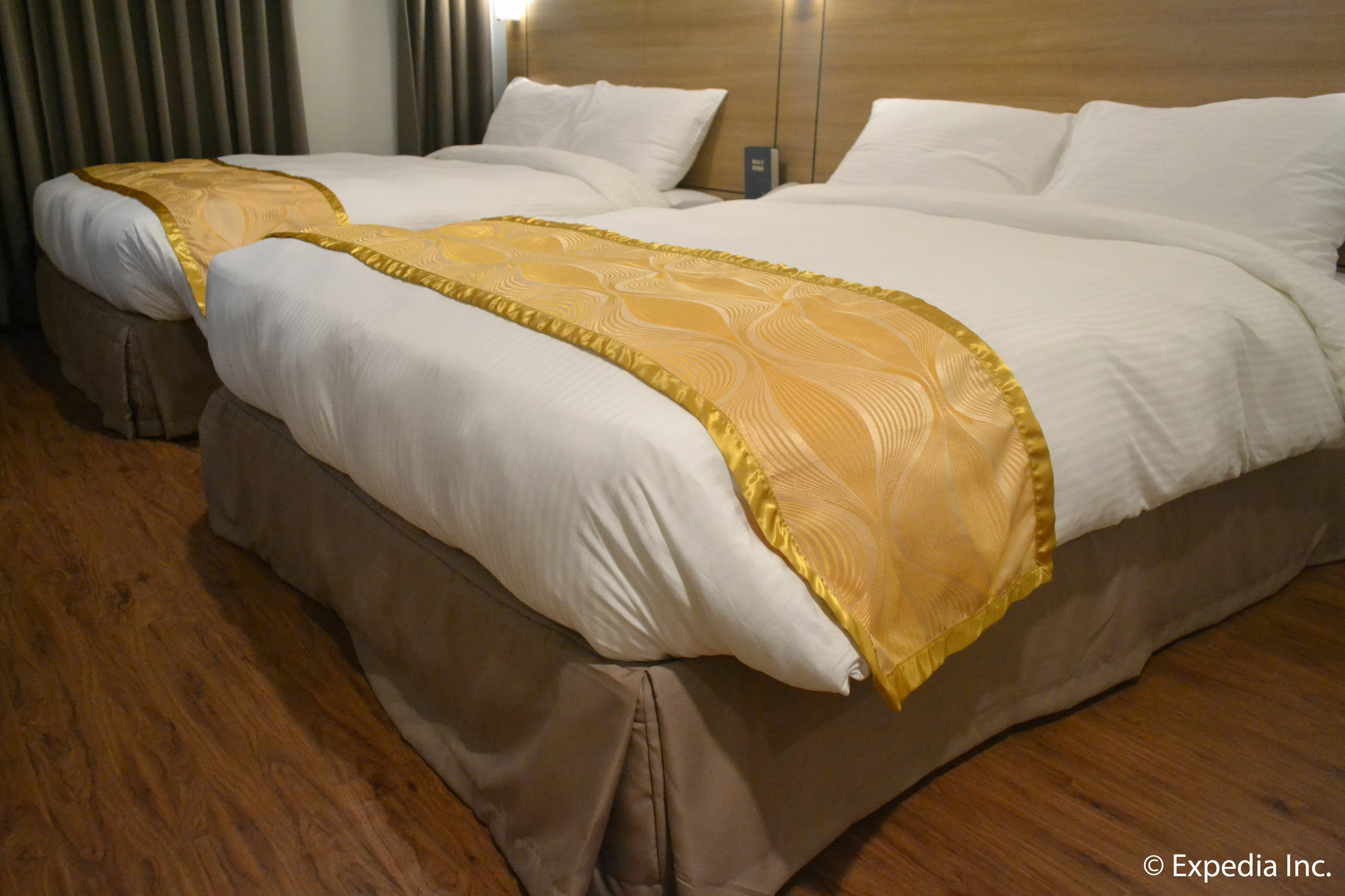 Vista Real Hotel Tagaytay City Zewnętrze zdjęcie