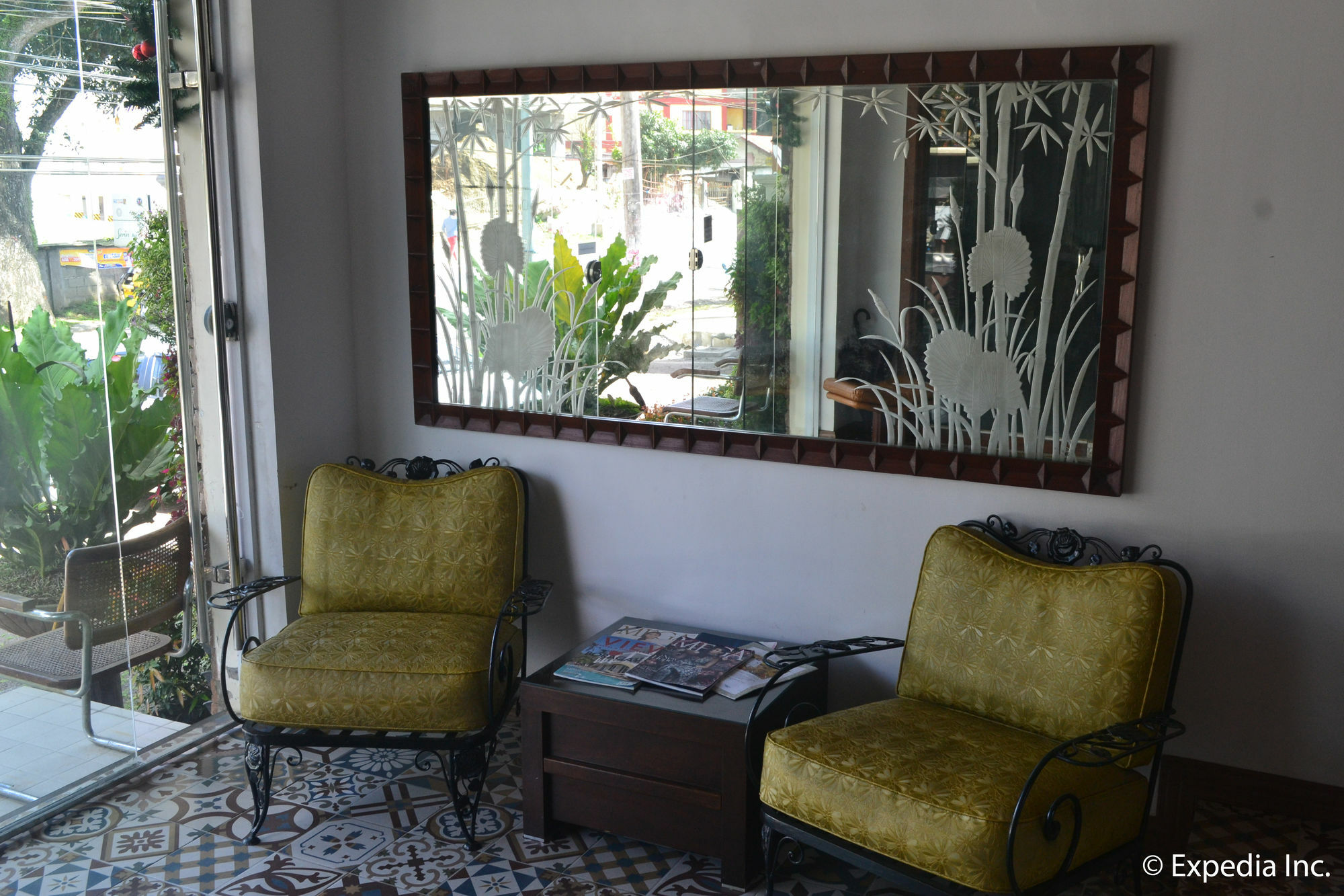 Vista Real Hotel Tagaytay City Zewnętrze zdjęcie